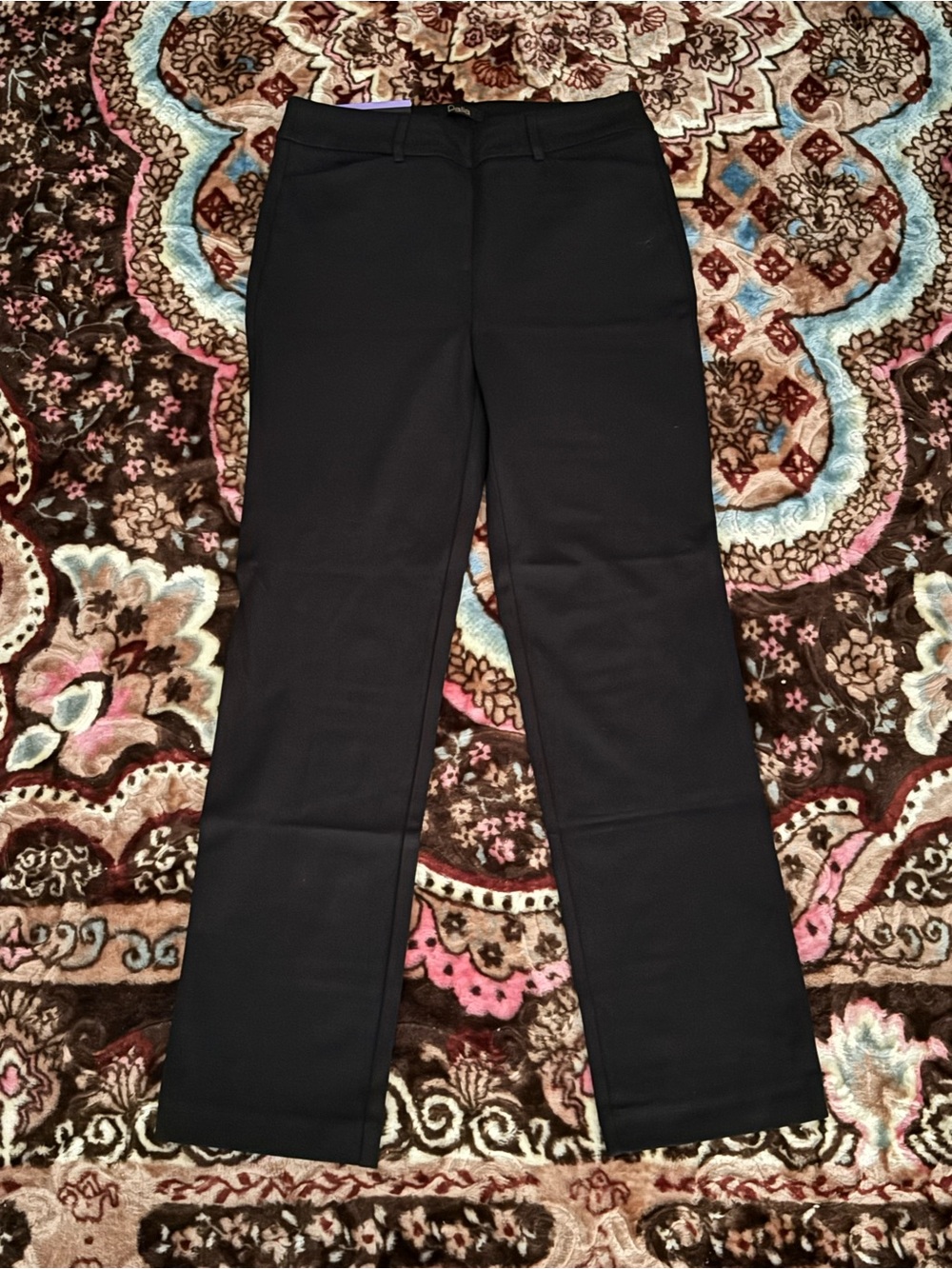 Dalia Classic Women's Straight-Leg pants